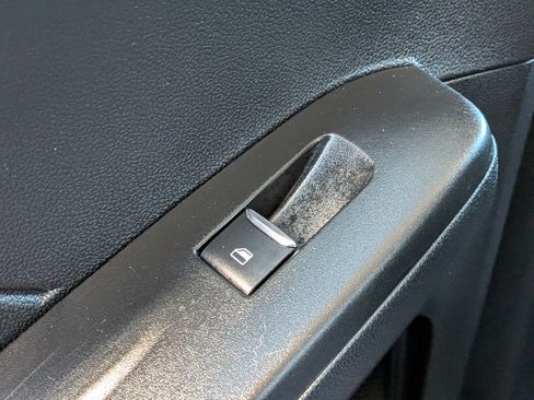 Used 2022 Ford Escape Titanium w/ Titanium Premium Package image 18