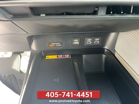 New 2026 Toyota Camry SE w/ Convenience Package FWD image 18