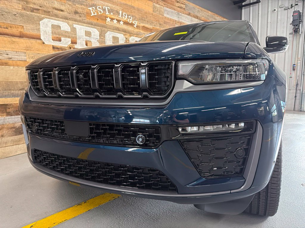 New 2026 Jeep Grand Cherokee Limited AWD/4WD image 9