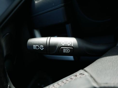 Used 2023 GMC Terrain SLT AWD/4WD image 33