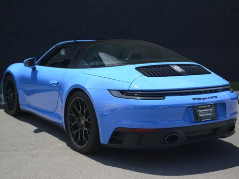 Certified 2022 Porsche 911 Targa 4 GTS AWD/4WD image 3