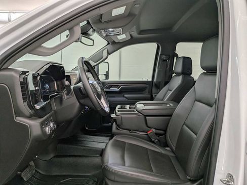Used 2025 GMC Sierra 3500 SLT image 19