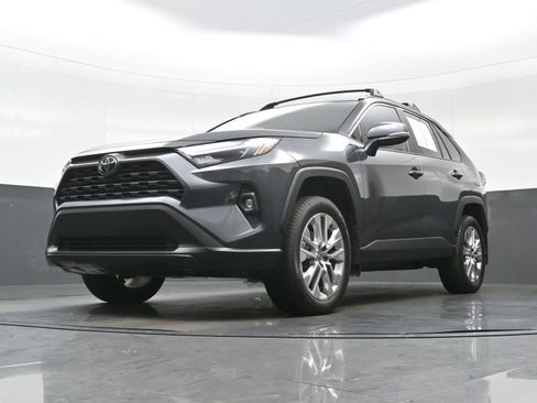 Used 2025 Toyota RAV4 XLE Premium w/ Weather Package FWD image 28