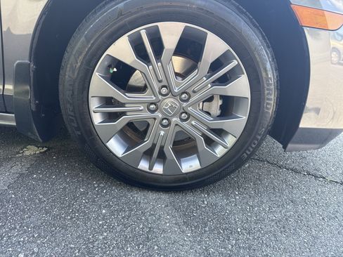 Used 2025 Honda Odyssey Touring image 12