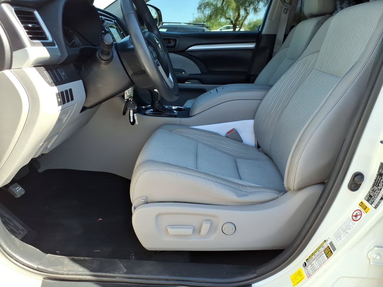 Used 2015 Toyota Highlander Plus AWD/4WD image 21