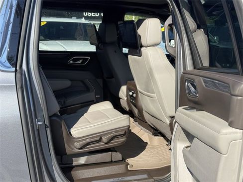 Used 2021 GMC Yukon XL SLT w/ SLT Premium Package image 31