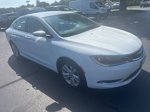 Used 2017 Chrysler 200 Limited Platinum FWD image 3