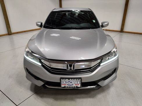 Used 2017 Honda Accord Sport Special Edition image 3