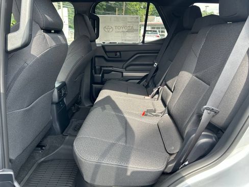 New 2026 Toyota 4Runner SR5 AWD/4WD image 27