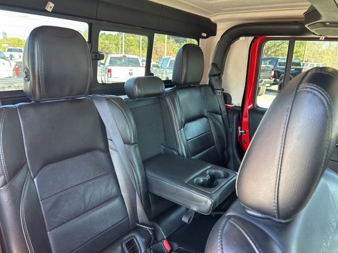 Used 2020 Jeep Gladiator Overland image 49