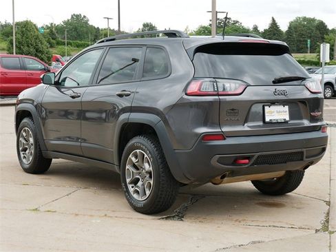 Used 2022 Jeep Cherokee Trailhawk image 5