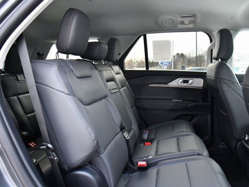Used 2026 Ford Explorer Active w/ Active Comfort Package AWD/4WD image 17