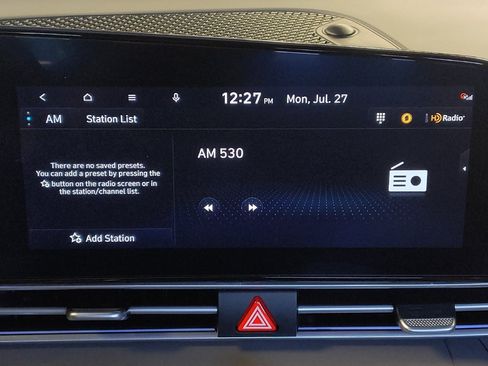 Used 2025 Hyundai Elantra SEL FWD image 25