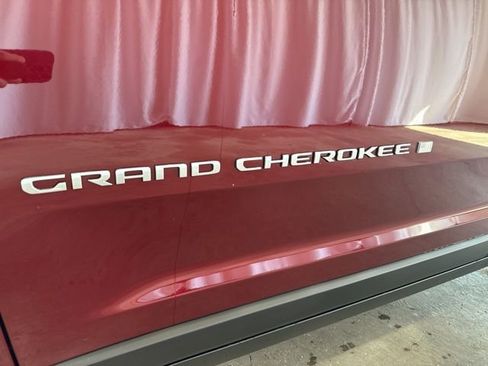 New 2025 Jeep Grand Cherokee L Limited w/ Trailer Tow Package image 45