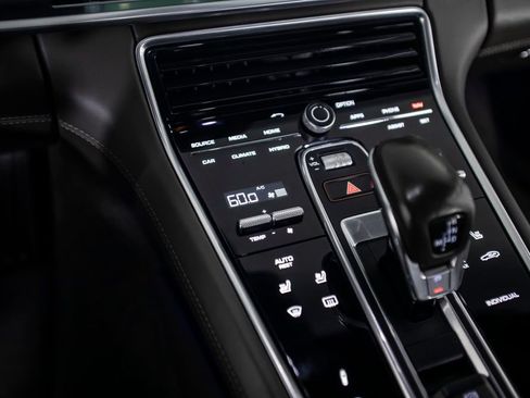 Used 2018 Porsche Panamera Turbo S Executive image 39