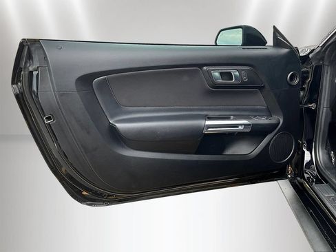 Used 2022 Ford Mustang GT RWD image 19