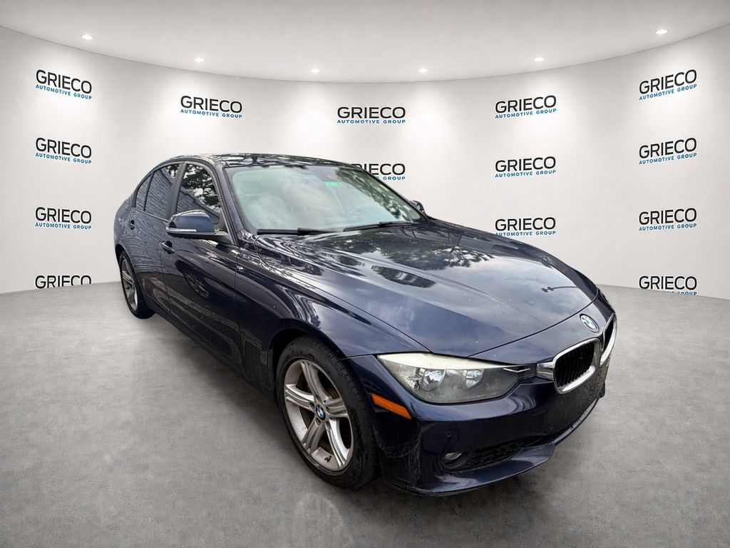 Used 2015 BMW 320i Sedan RWD image 2