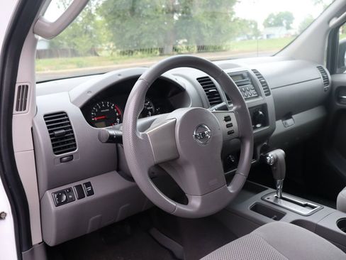 Used 2006 Nissan Frontier SE w/ (P01) Power Pkg AWD/4WD image 15