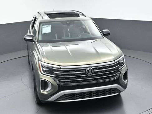 Used 2025 Volkswagen Atlas Peak Edition SE AWD/4WD image 41