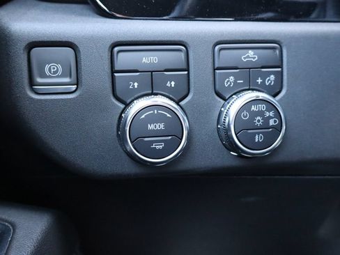 Used 2023 GMC Sierra 1500 Elevation w/ LPO, Elevation Black Package AWD/4WD image 13