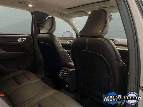 Used 2025 Volvo XC40 B5 Core image 19