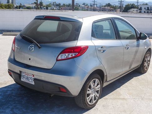Used 2011 MAZDA MAZDA2 Sport FWD image 6