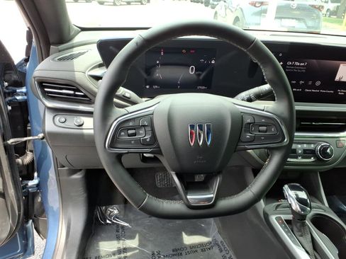 Used 2025 Buick Envista Preferred w/ Convenience I Package FWD image 8