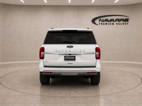 Used 2023 Ford Expedition XLT AWD/4WD image 6