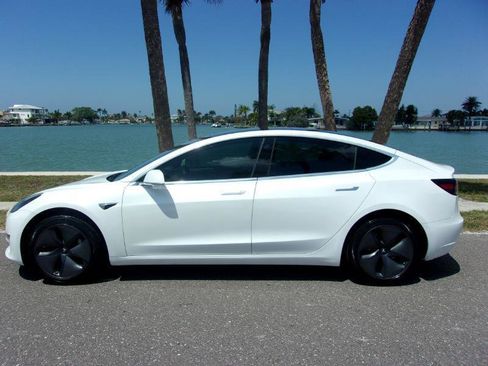 Used 2019 Tesla Model 3 Standard Range Plus image 7