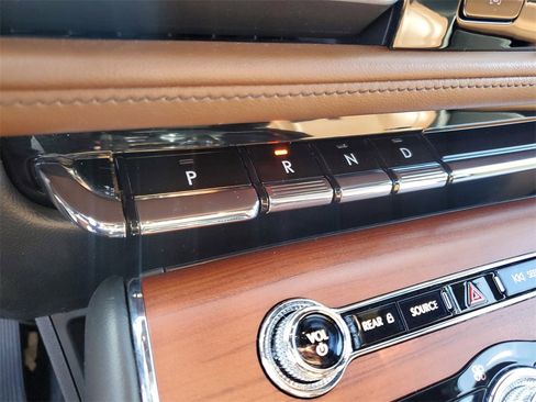 Used 2020 Lincoln Aviator Reserve w/ Elements Package Plus image 29