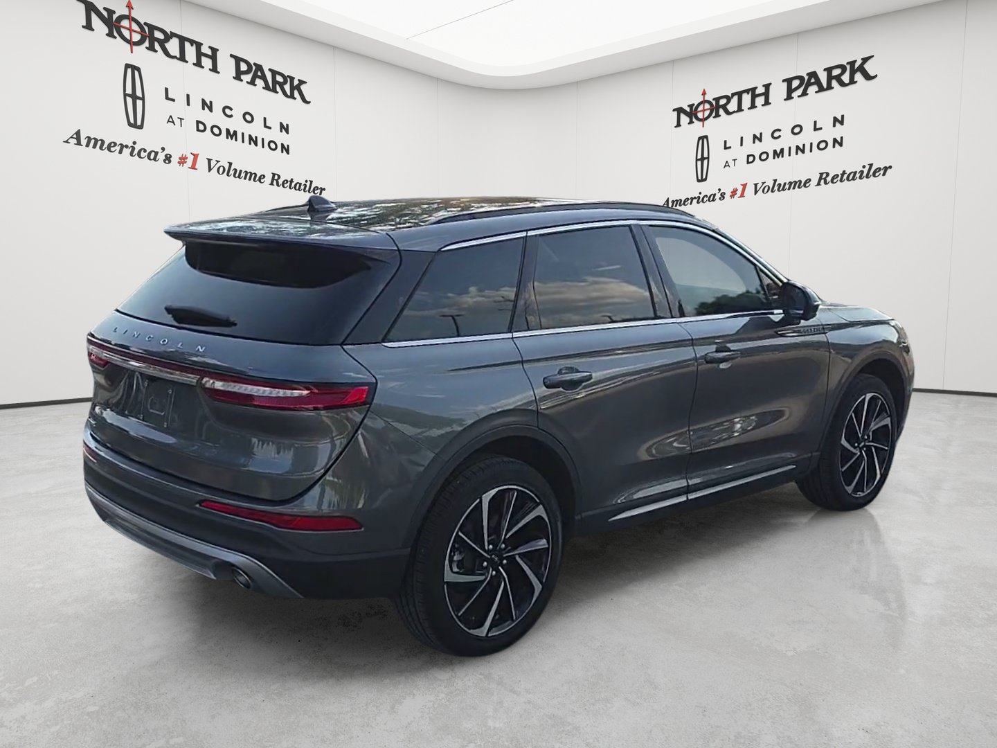New 2025 Lincoln Corsair Reserve AWD/4WD image 5