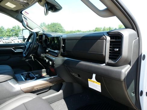 New 2026 Chevrolet Silverado 2500 LT w/ Trail Boss Package AWD/4WD image 11