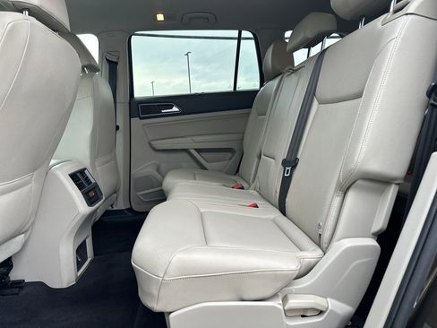 Used 2019 Volkswagen Atlas SE w/ Panoramic Sunroof Package image 14