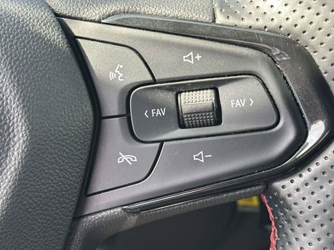 Used 2024 Chevrolet Trax RS w/ Driver Confidence Package FWD image 20