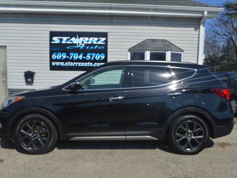 Used 2017 Hyundai Santa Fe Sport w/ 2.0T Ultimate Tech Package 05 AWD/4WD image 2