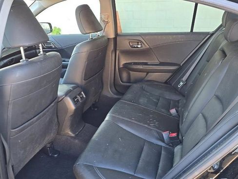 Used 2017 Honda Accord Touring image 16
