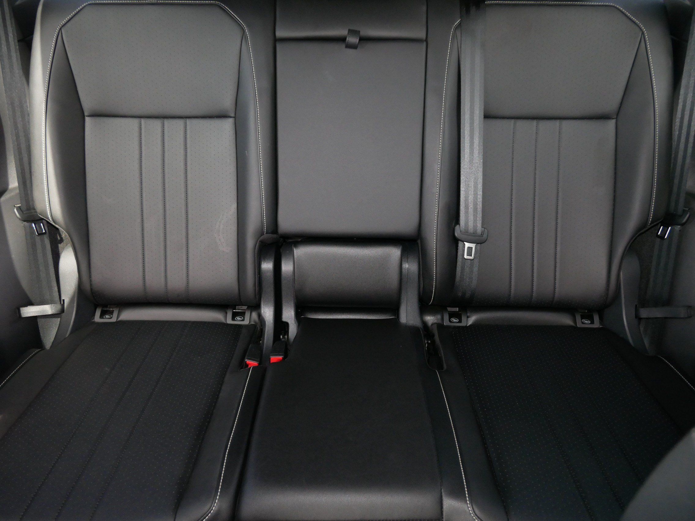 Certified 2023 Volkswagen Tiguan SE R-Line AWD/4WD image 13