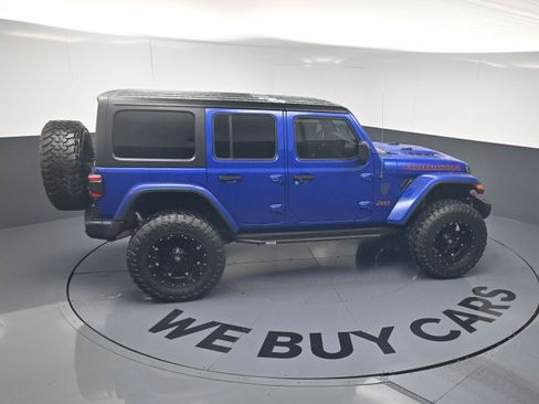 Used 2018 Jeep Wrangler Unlimited Rubicon w/ Dual Top Group AWD/4WD image 24