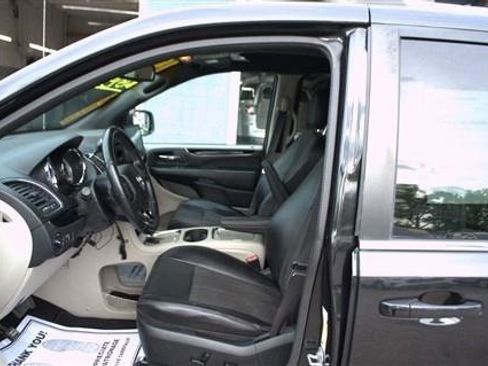 Used 2019 Dodge Grand Caravan SXT FWD image 11