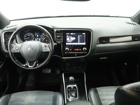 Used 2020 Mitsubishi Outlander LE FWD image 24