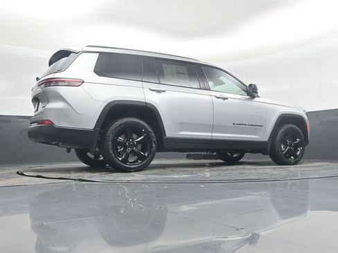 New 2025 Jeep Grand Cherokee L Limited w/ Black Appearance Package image 41