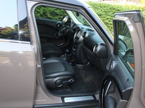 Used 2011 MINI Cooper Countryman FWD image 13