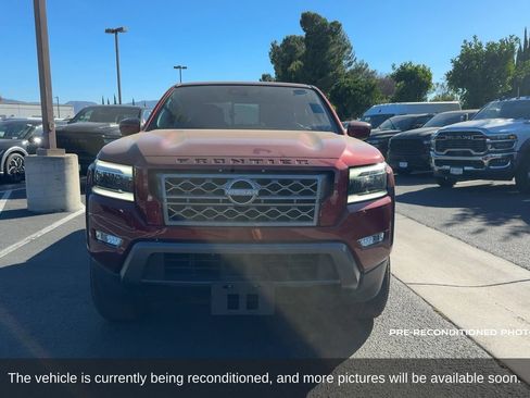 Used 2024 Nissan Frontier SL w/ Technology Package RWD image 2