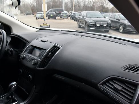 Used 2016 Ford Edge SE image 15