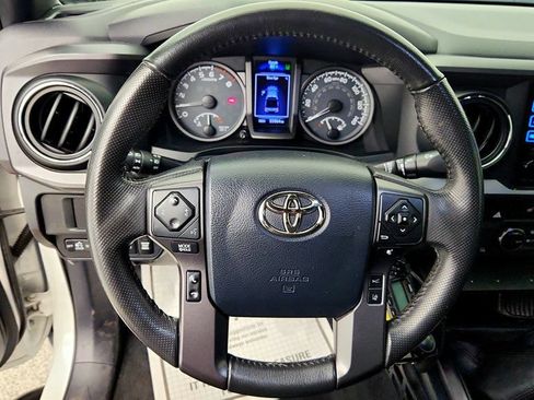 Used 2018 Toyota Tacoma TRD Pro AWD/4WD image 13