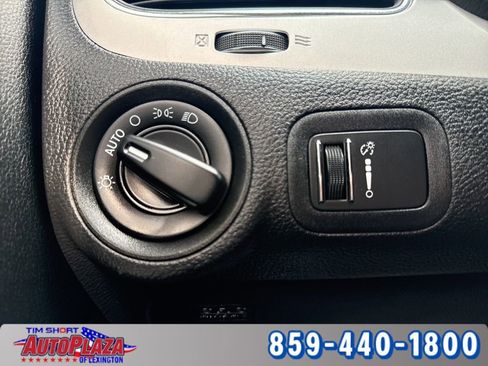 Used 2020 Dodge Journey SE w/ SE Popular Equipment Group FWD image 29