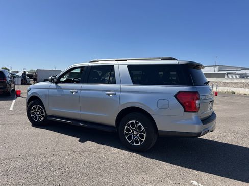 Used 2024 Ford Expedition Max XLT image 3