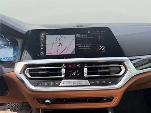 Used 2022 BMW 330i xDrive Sedan w/ Driving Assistance Package AWD/4WD image 19