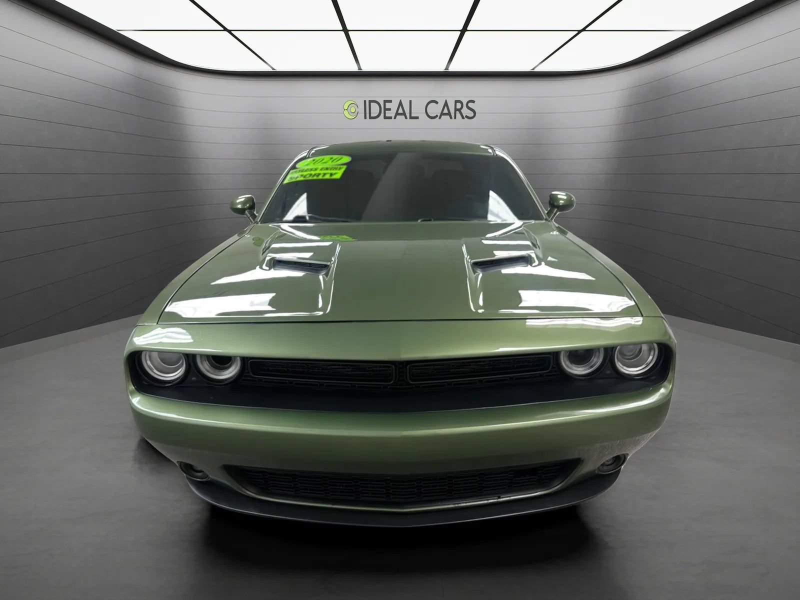 Used 2020 Dodge Challenger SXT w/ Blacktop Package RWD image 2