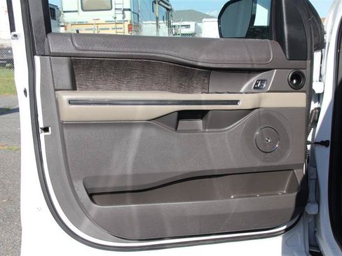 Used 2020 Ford Expedition Limited AWD/4WD image 16